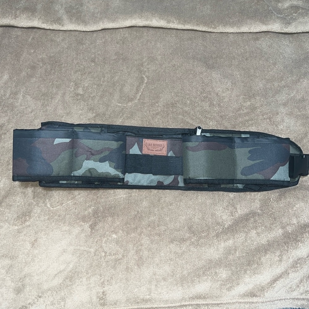 CAMO waist bag. Can carry your can drinks and your belongings.